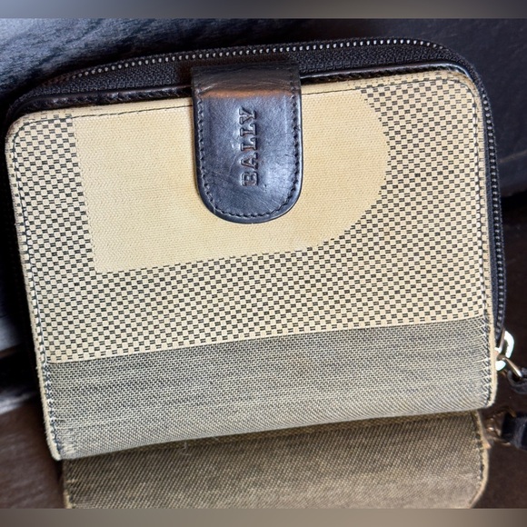 Bally Black and Cream Woven Leather Bi Fold Wallet - Picture 1 of 11